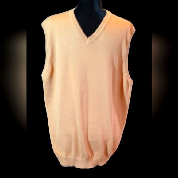 Van Heusen Other - Van Heusen Tan Men's Sweater Vest V-Neck sz XL